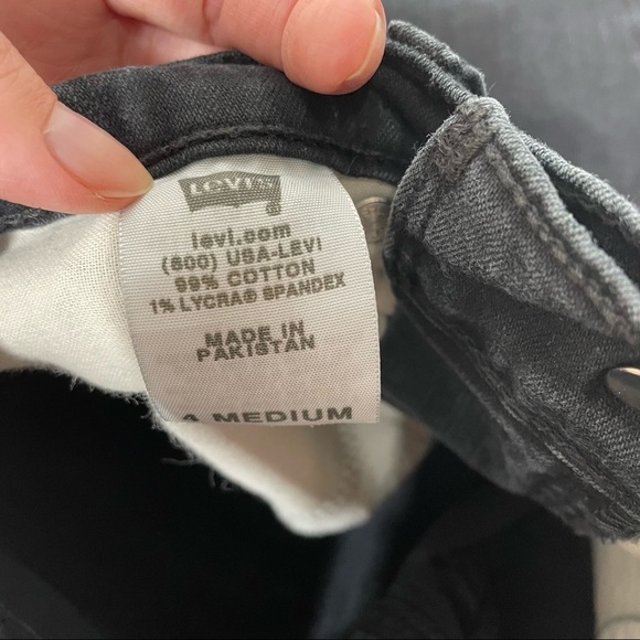 Levi’s Perfectly Slimming Straight 512 Bootcut Black Jeans Size 4 - Picture 4 of 8